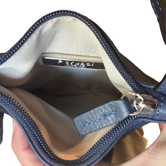Peruzzi Blue Italian Leather‎ Purse - Picture 5 of 8